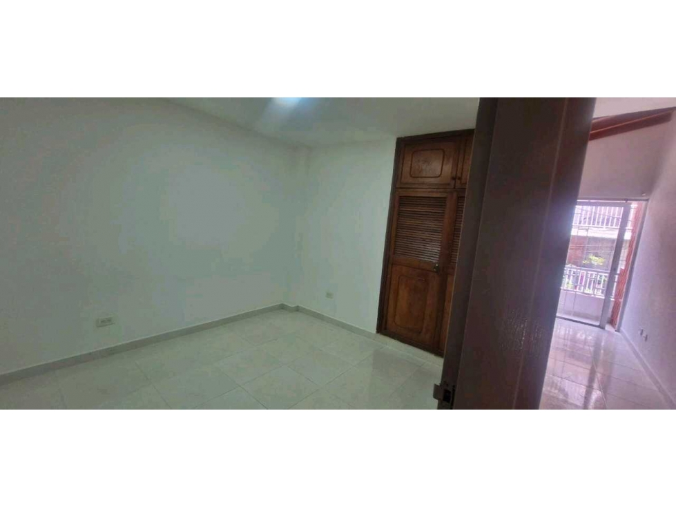 [UW] Vendo Casa Envigado sector Las Flore, con aire DOBLE FRENTE — foto 6