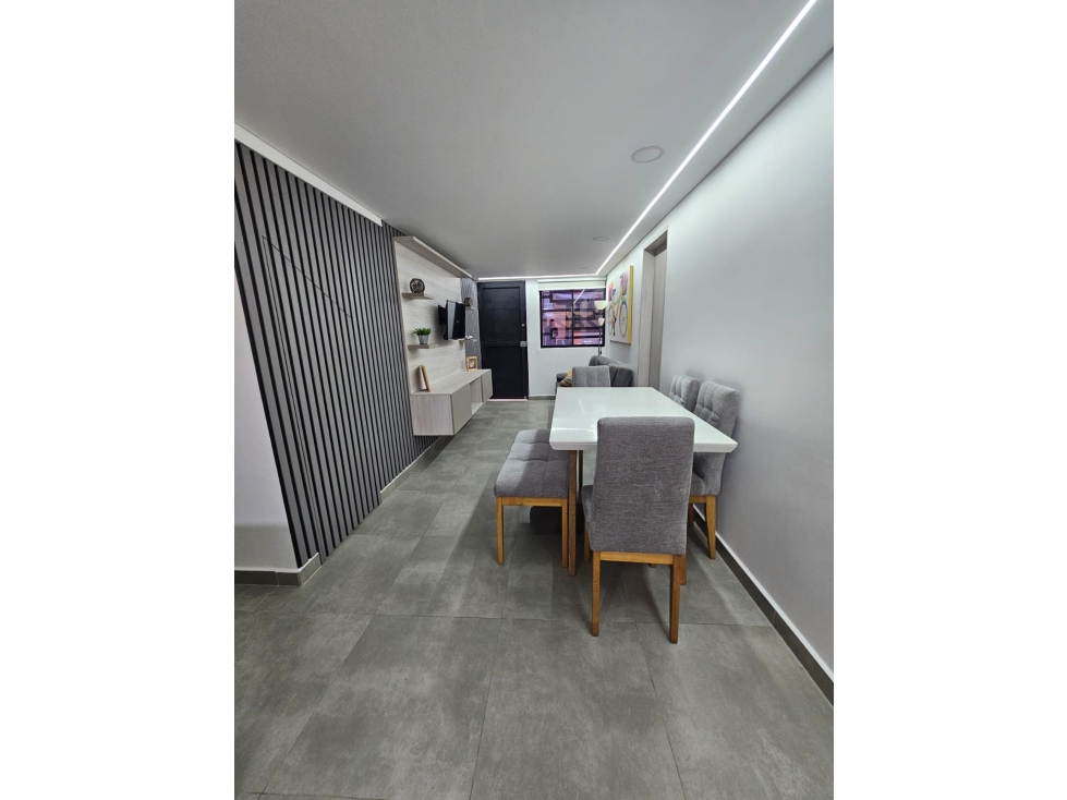 VENDO CASA COMO NUEVA EN UNIDAD CERRADA, EN EL CARMEN DE VIBORAL