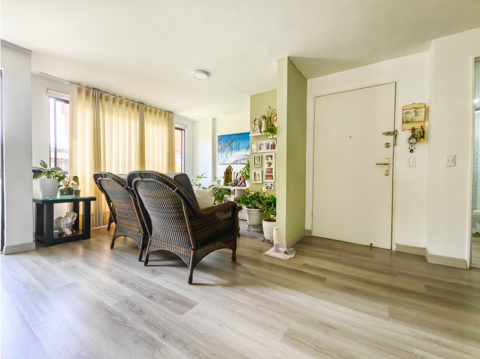Amplio Apartamento Remodelado en Conquistadores — foto 2