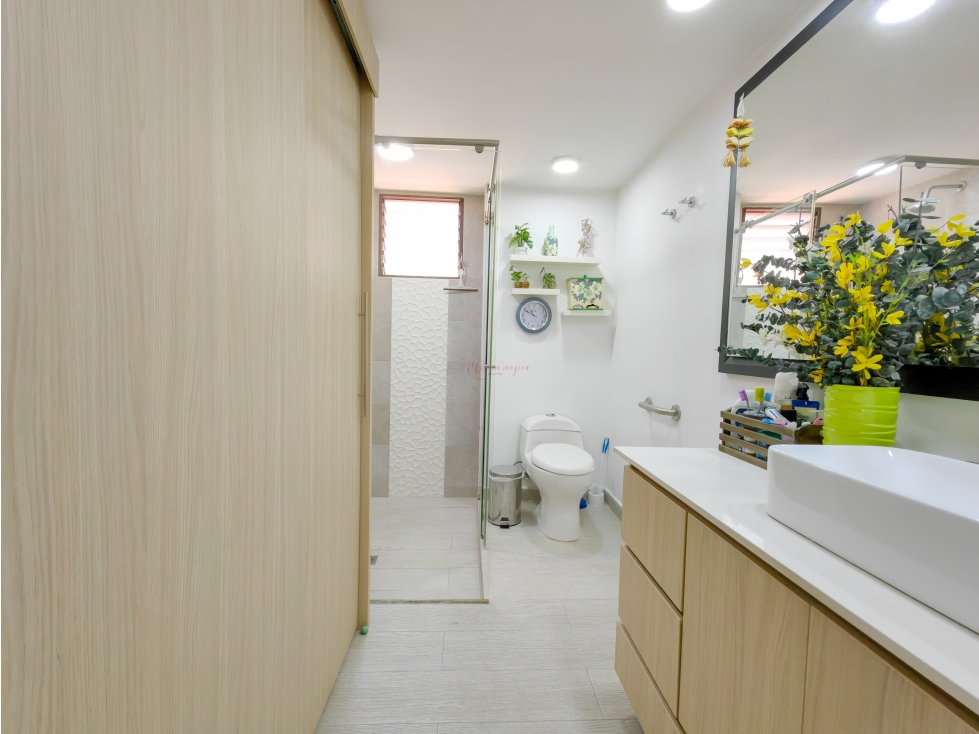 Amplio Apartamento Remodelado en Conquistadores — foto 6