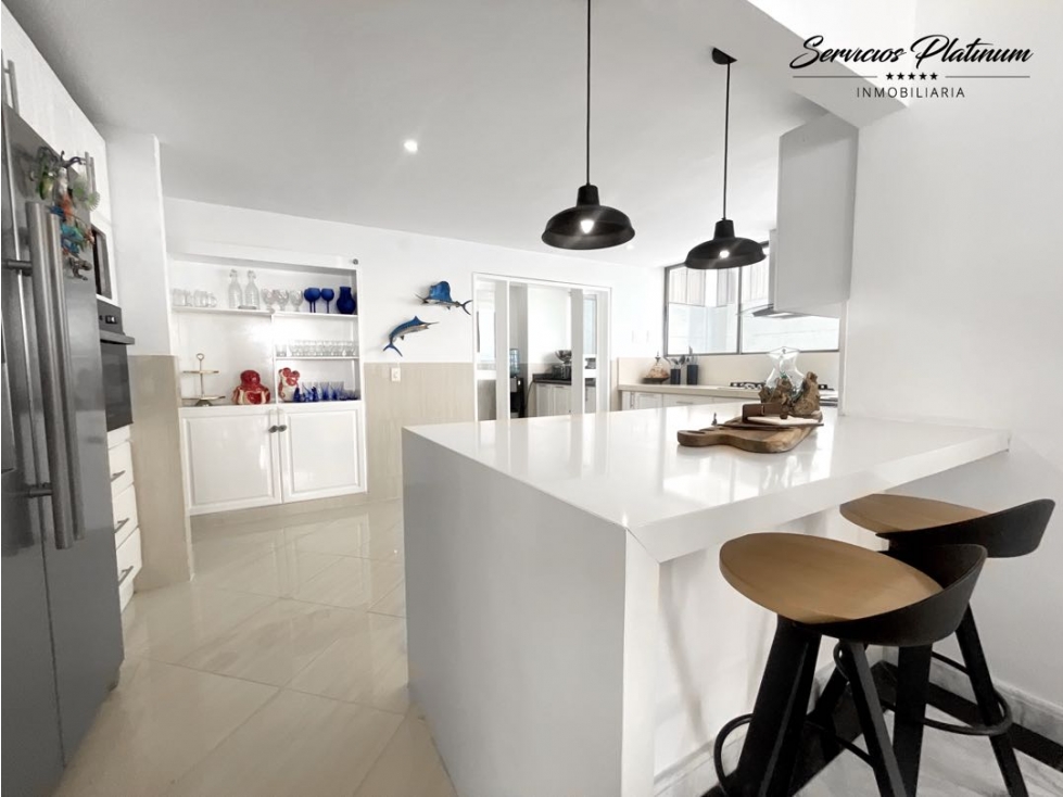 Apartamento con vista directa a la bahia y cuatro cuartos con baño — foto 4