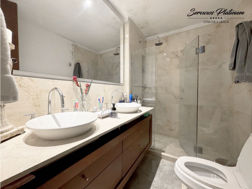 Apartamento de 2 Habitaciones con Vista Directa a la Bahía — foto 5