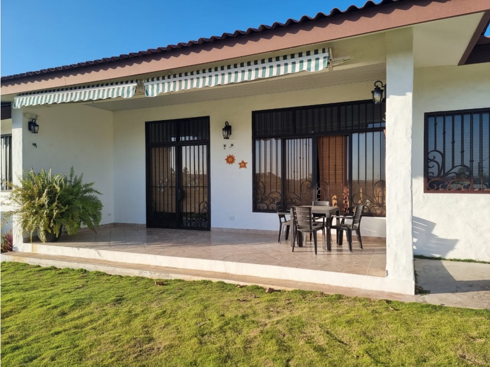 Se vende casa en el Higo de San Carlos