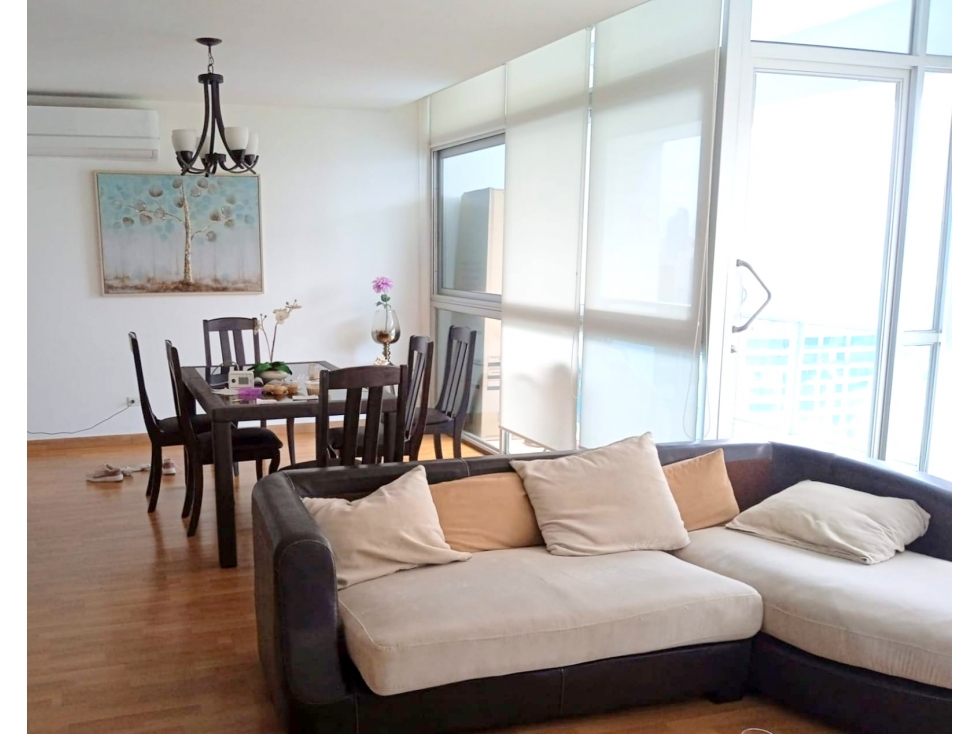 Apartamento en Av. Balboa disponible para diciembre