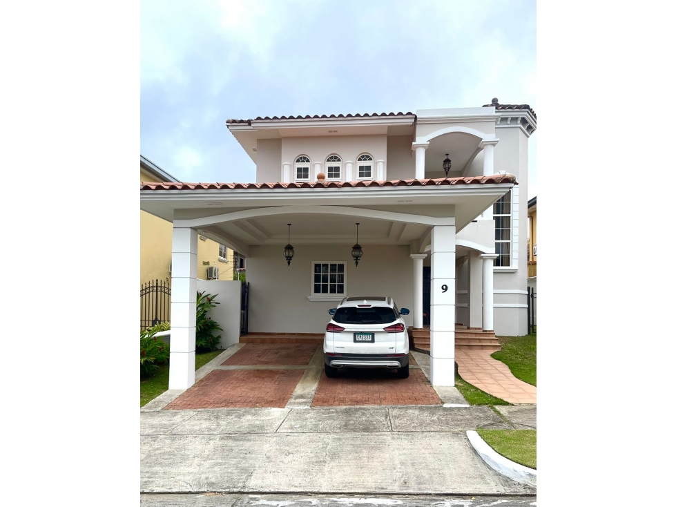 SE VENDE CASA RAINFOREST VILLAS CONDADO DEL REY