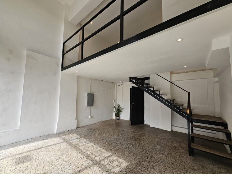 ALQUILER DE LOCAL COMERCIAL EN AVENIDA B