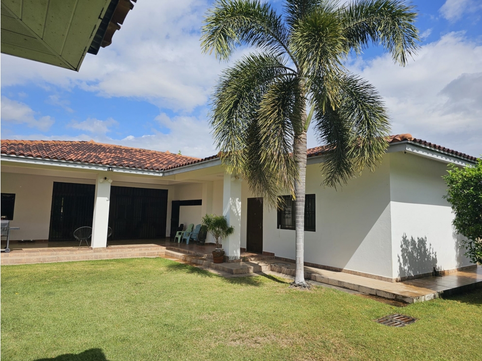 VENTA DE CASA AMOBLADA EN CORONADO (NEGOCIABLE)