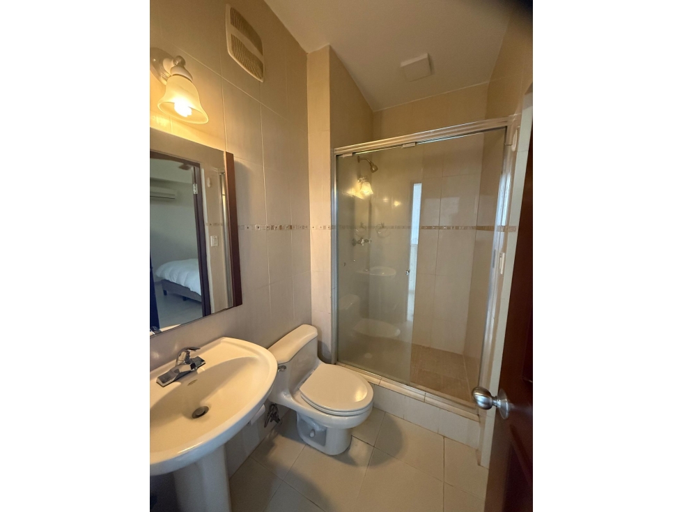 SE ALQUILA APARTAMENTO AMOBLADO CON VISTA AL MAR — foto 4
