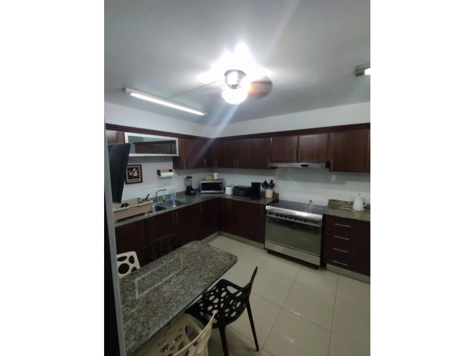 Alquiler de Apartamento Amoblado en Obarrio, piso alto (NEGOCIABLE) — foto 6