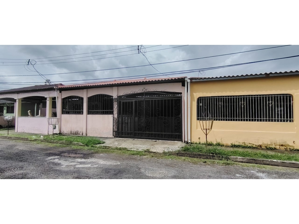 VENDO CASA EN LAS VILLAS DE ARRAIJAN
