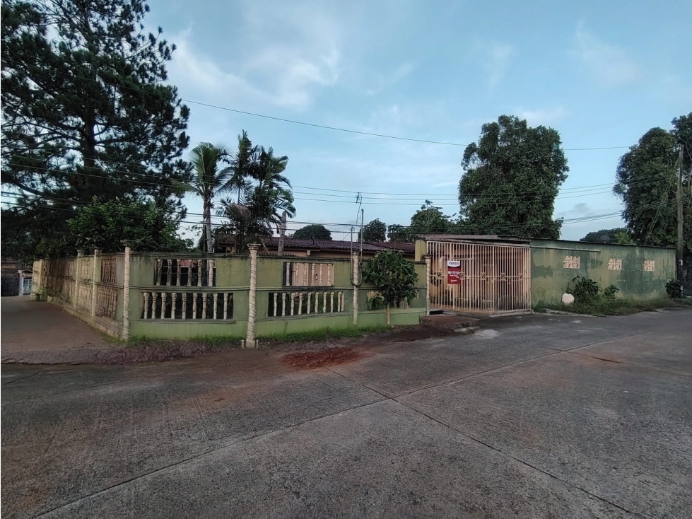 vendo enorme casa ALTOS DE VACAMONTE