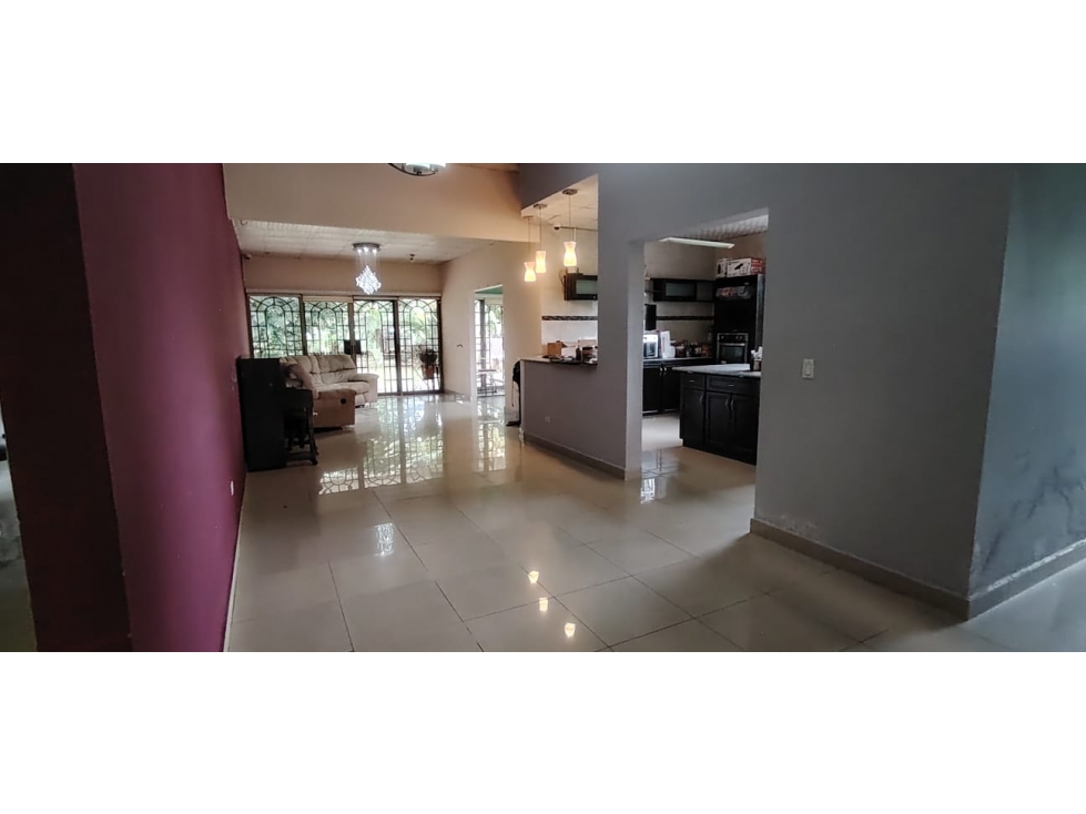 se vende hermosa casa EN REMATE vista alegre arraijan