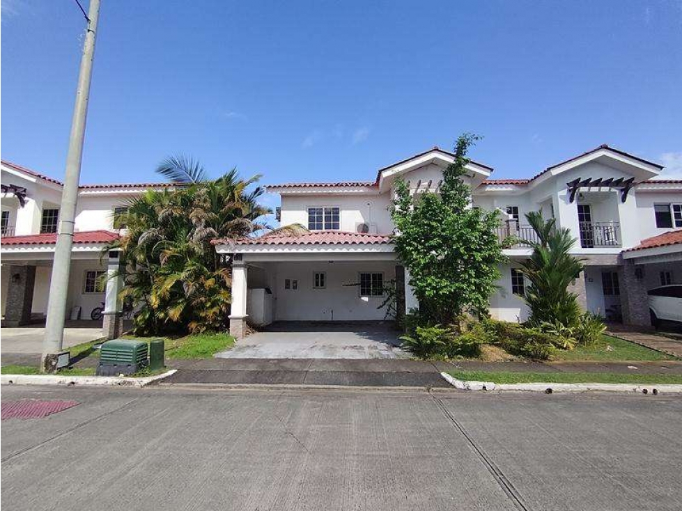 se vende hermosa casa en Versalles