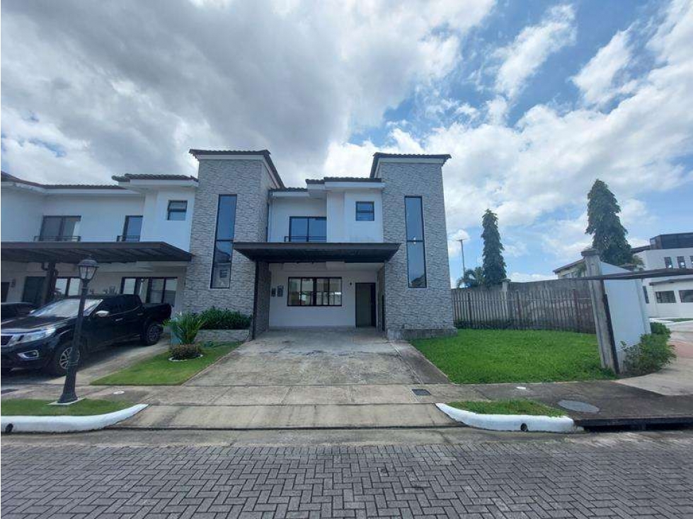 Se vende hermosa casa en Costa Sur