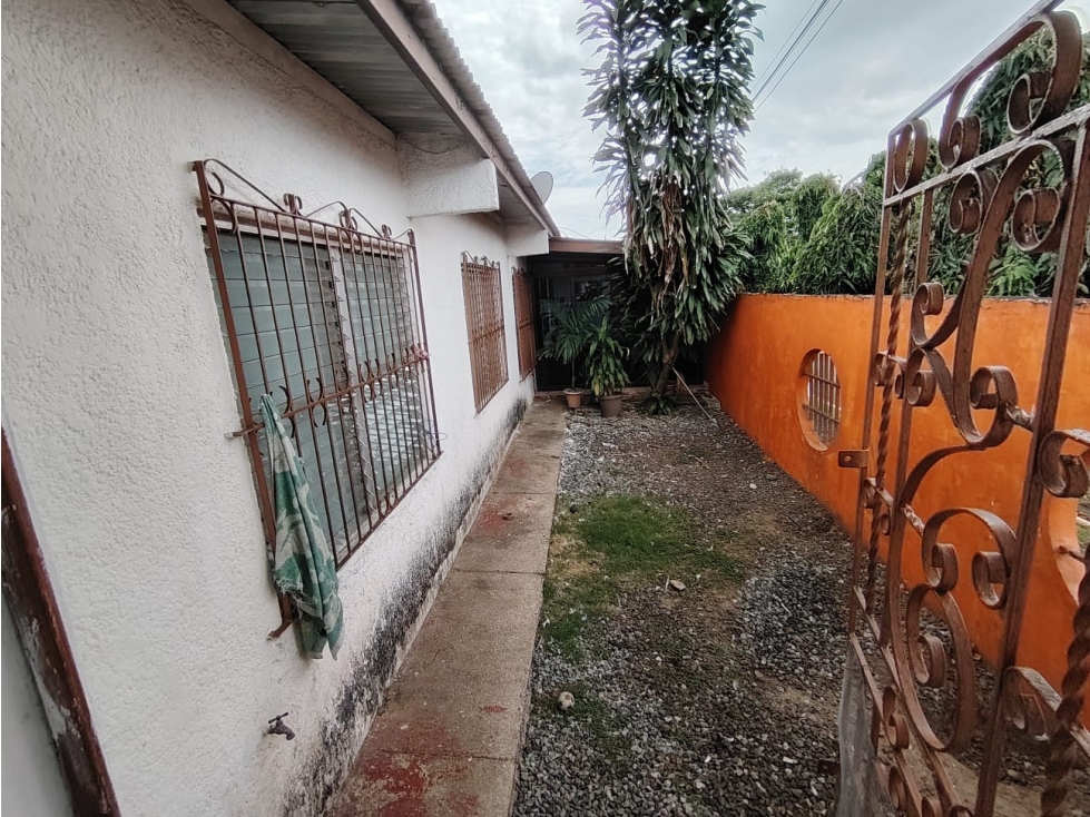 VENDO CASA EN CHANIS , ALTOS DEL ROMERAL - 6