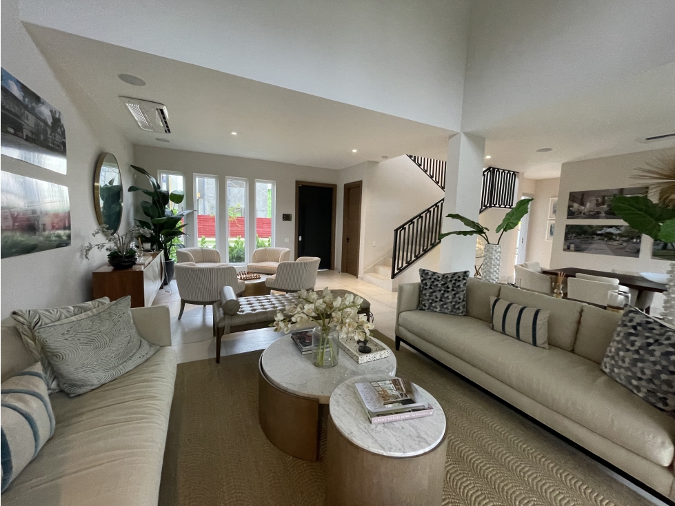 Venta de casa en Santa Maria de lujo 318mts2 - 2