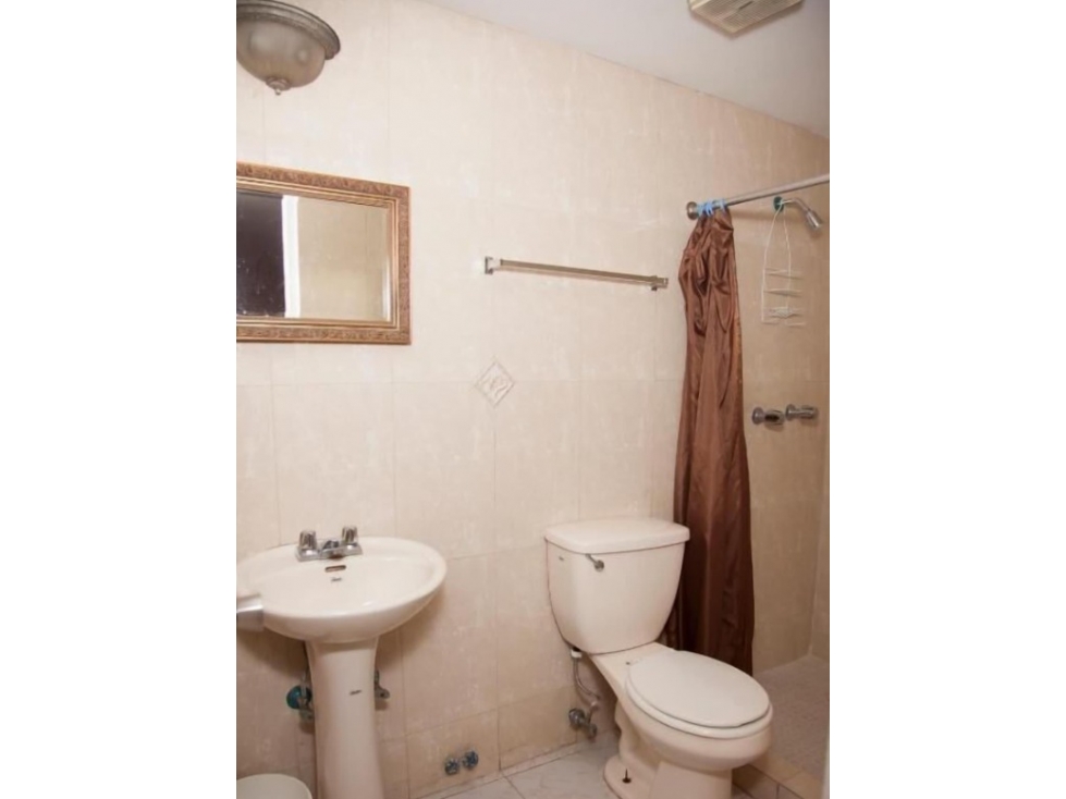 Se vende Edificio en ave. cuba - 2