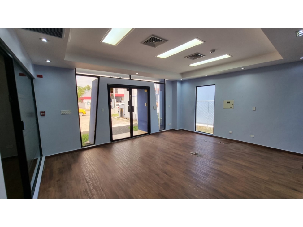se vende o se alquila Edificio en costa del este - 3