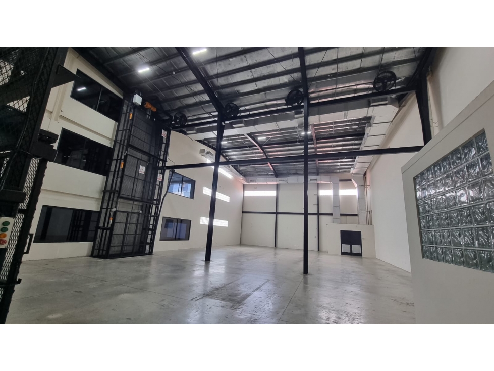se vende o se alquila Edificio en costa del este - 6