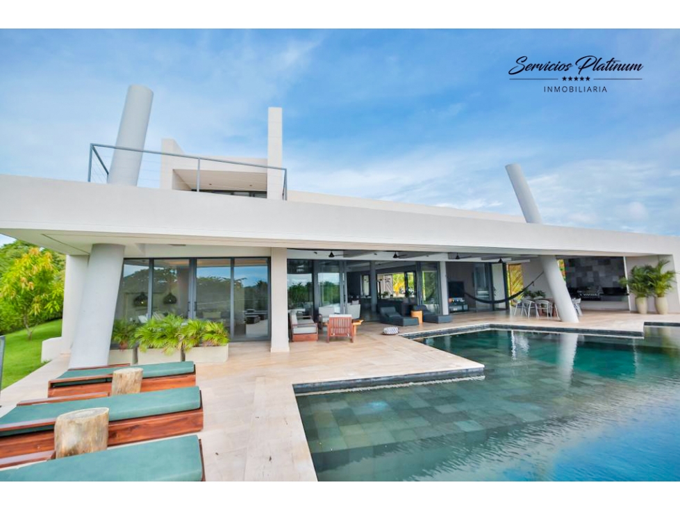 Amplia moderna y lujosa casa en Venta baru cartagena