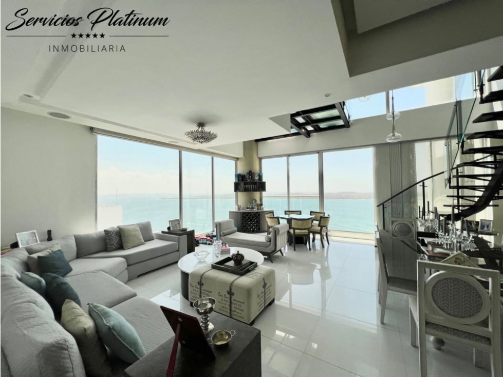 PH duplex con vista directa al mar amplios espacios en castillogrande