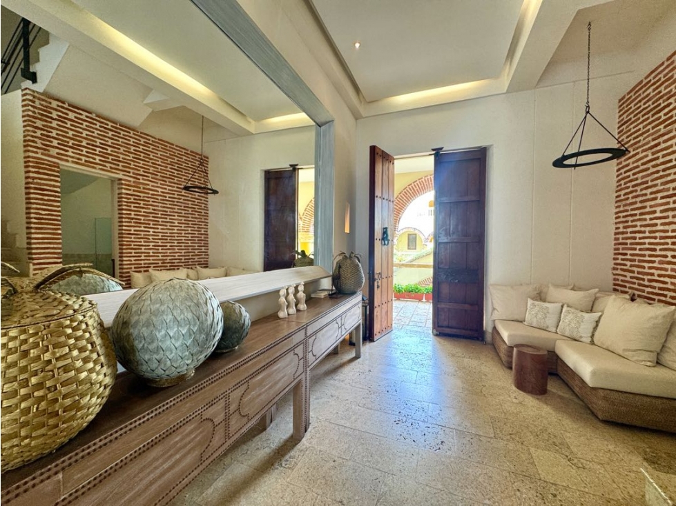 APARTAMENTO EN ARRIENDO EN EXCLUSIVO CONDOMINIO DEL CENTRO HISTÓRICO