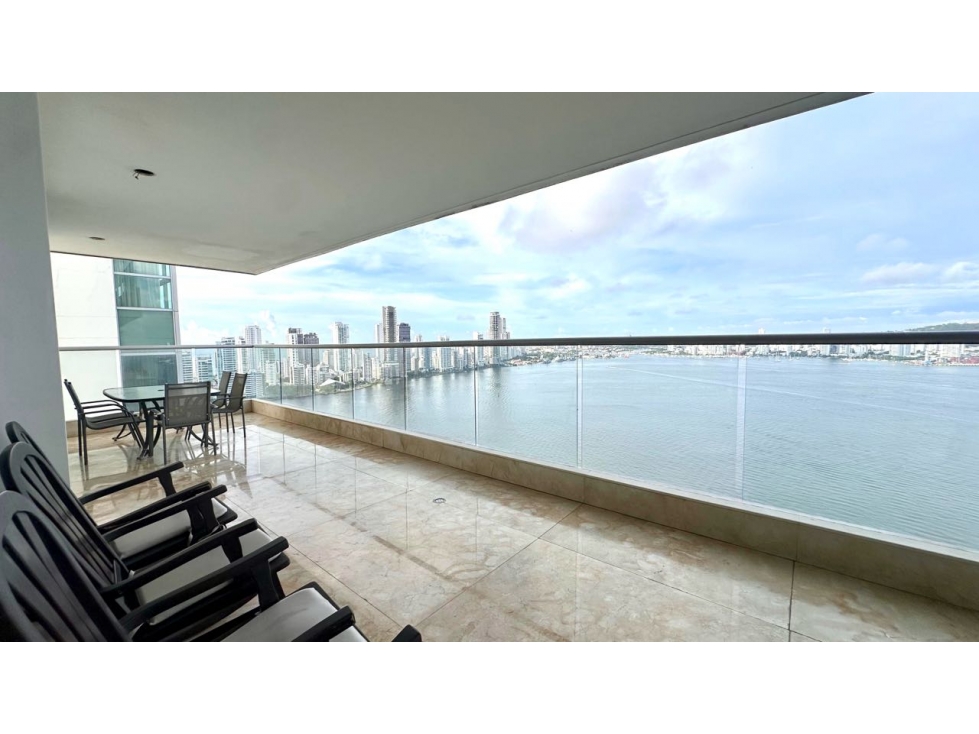Apartamento en moderno edificio con vista directa al mar en castillo