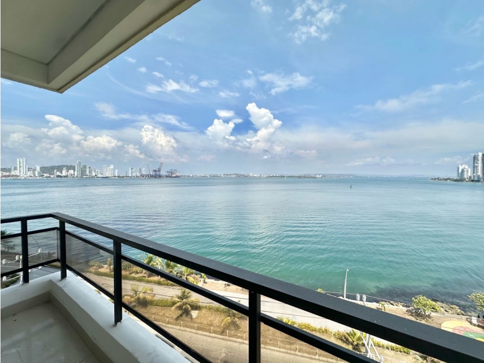 Apartamento en venta de 4 habitaciones remodelado