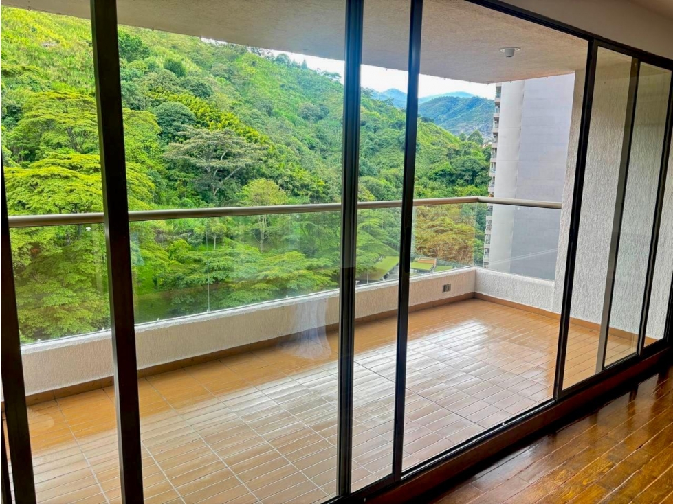 Apartamento en venta en LA LOMA DE LOS BERNAL
