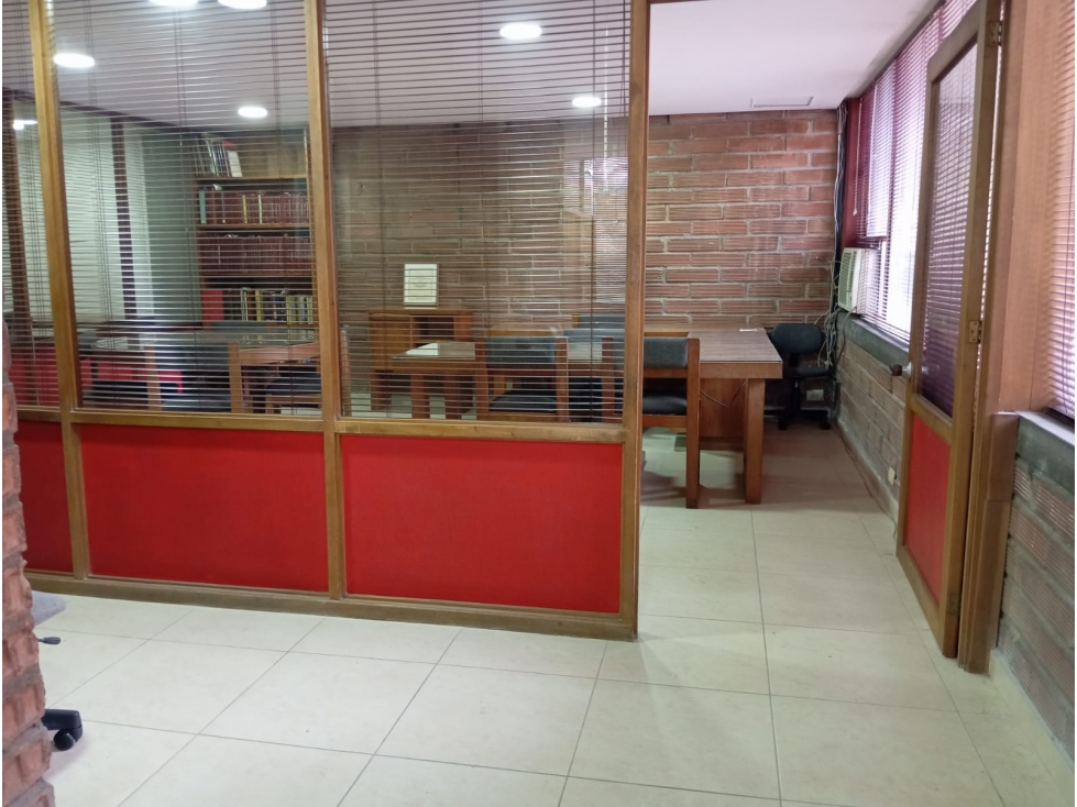 OFICINA EN VENTA EN LA VILLA DE ABURRÁ, CASTELLANA MEDELLÍN