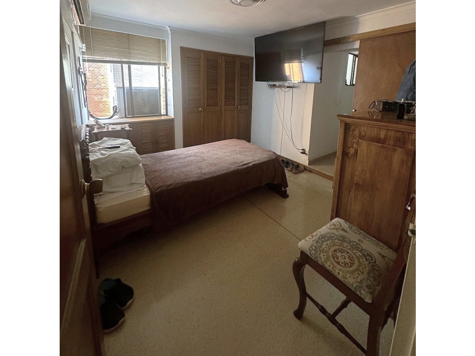 Apartamento en venta en LAURELES 2º parque, portería 24 horas — foto 5