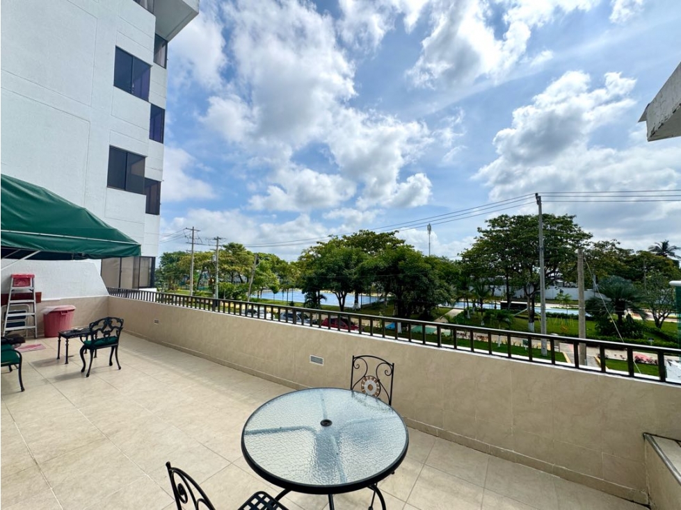 En venta apartamento de tres cuartos en castillogrande — foto 3