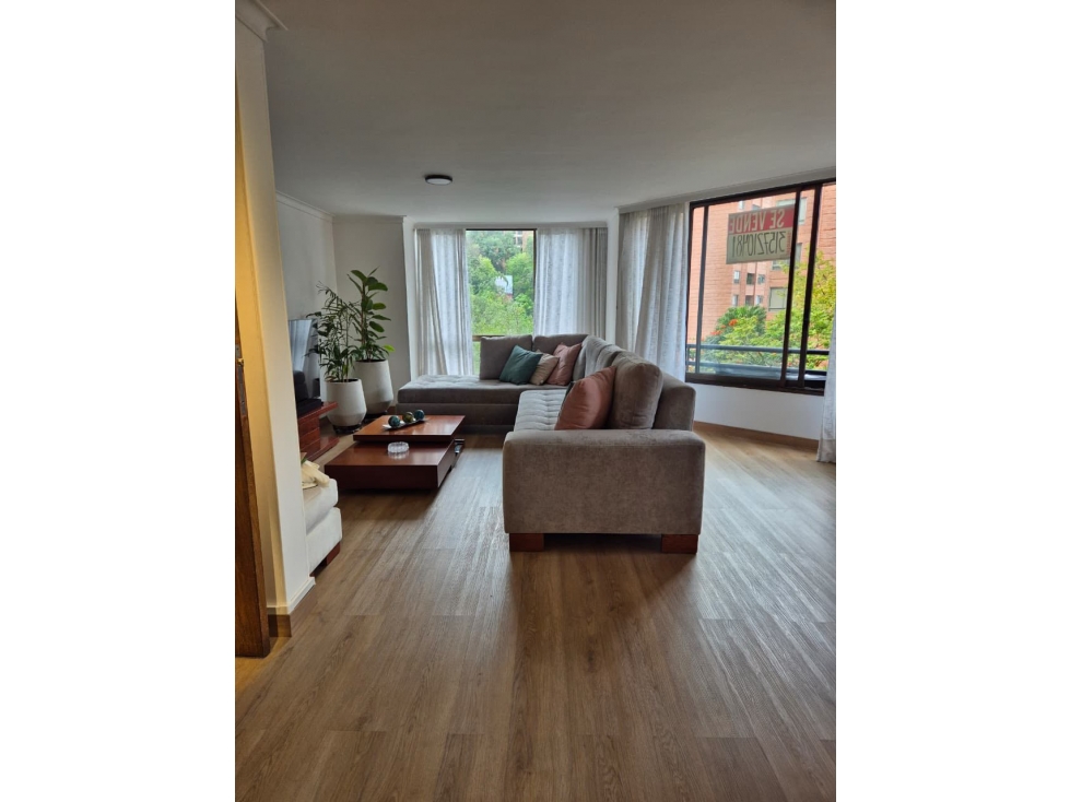 VENDO APTO SECTOR TESORO REFORMADO — foto 2