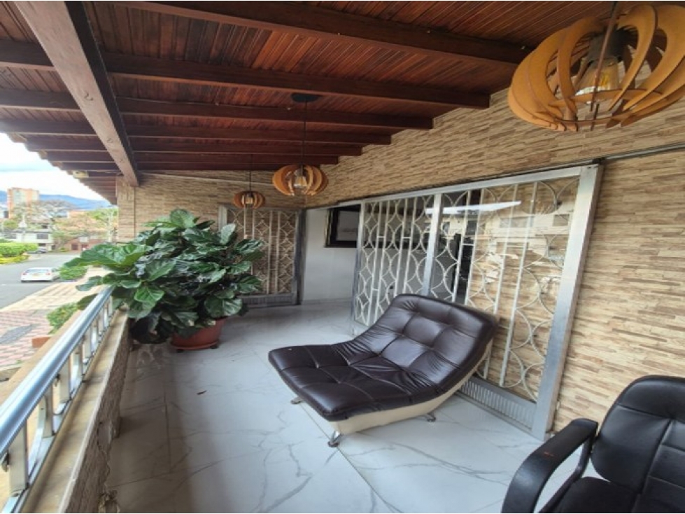 Casa En Venta En Laureles