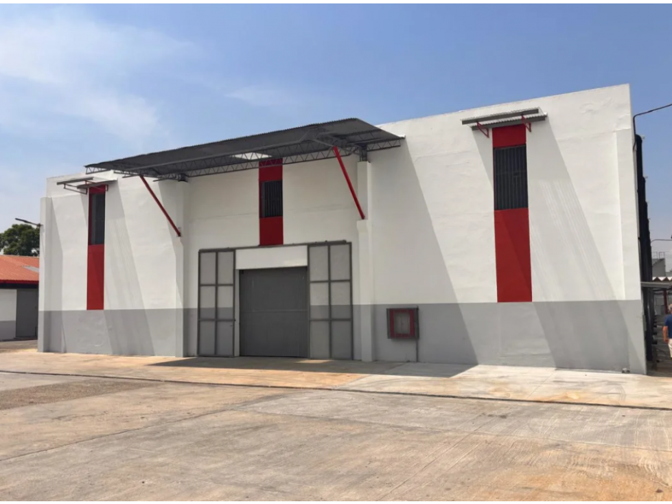 Alquiler de Local Comercial / Bodega Pedregal - 1