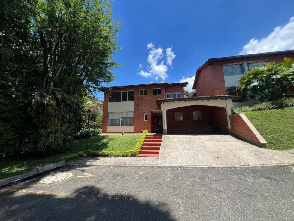 Venta de casa en Envigado, Benedictinos