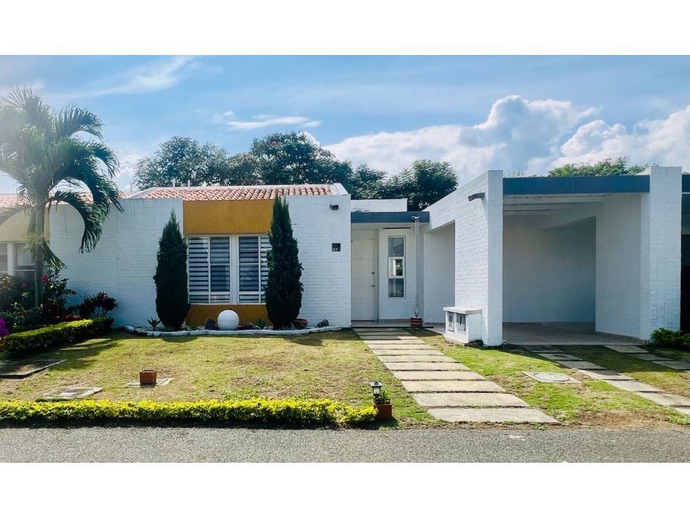 VENDO HERMOSA CASA EN EL CASTILLO EN10129316