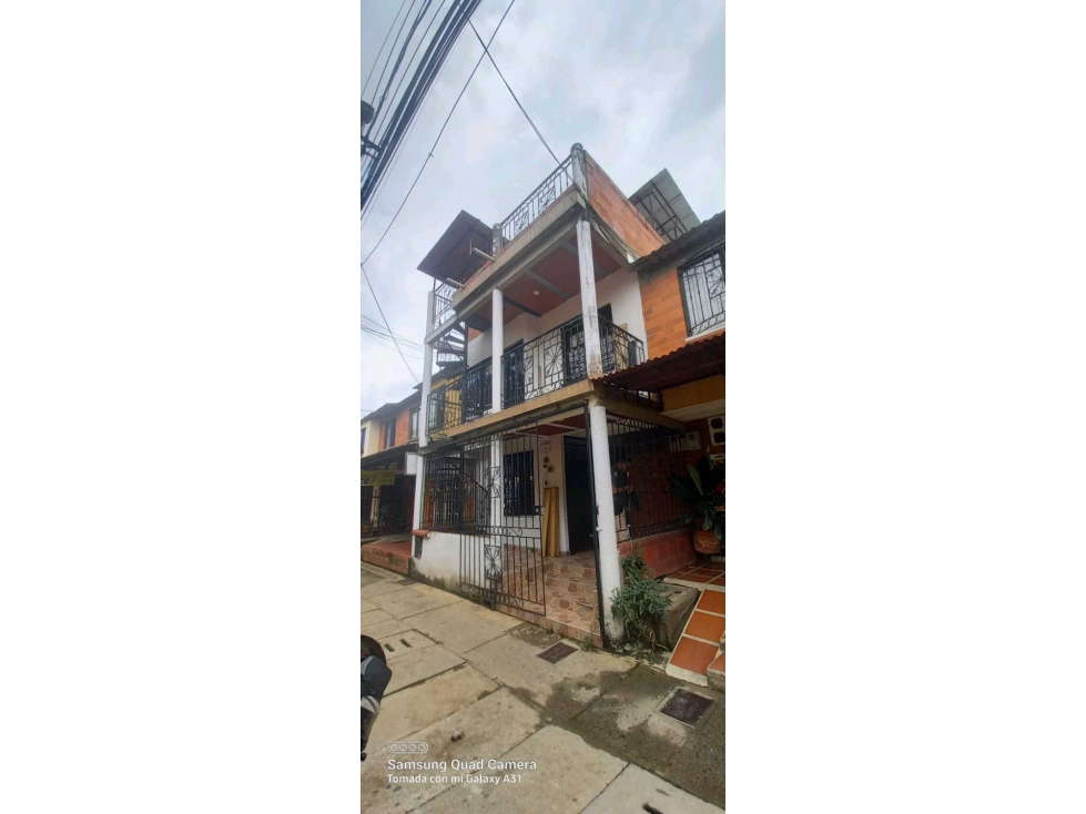 VENDO CASA 2 PISOS TERRANOVA LJ 8433167