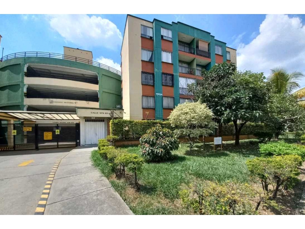 VENDO APARTAMENTO PRIMER PISO LA SELVA LJ