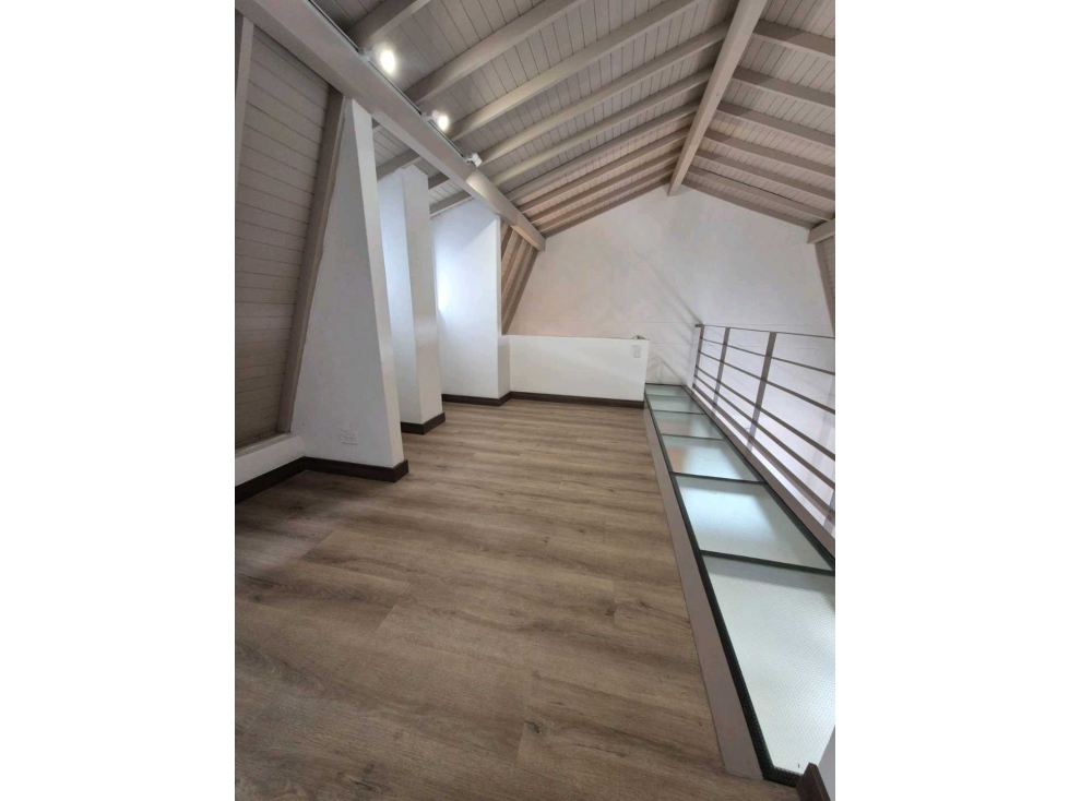 VENDO APARTAMENTO EL LAURELES, CERCA AL PRIMER PARQUE — foto 2