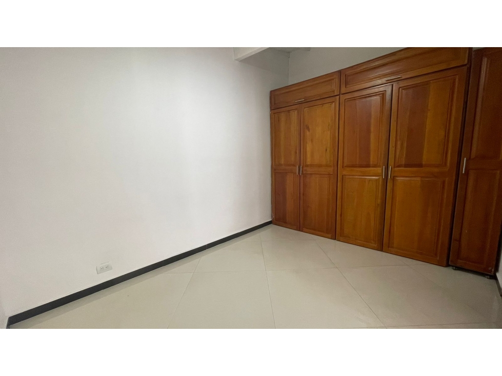 Venta de Casa Moderna de 2 Pisos en Itagüí Barrio Triana — foto 4