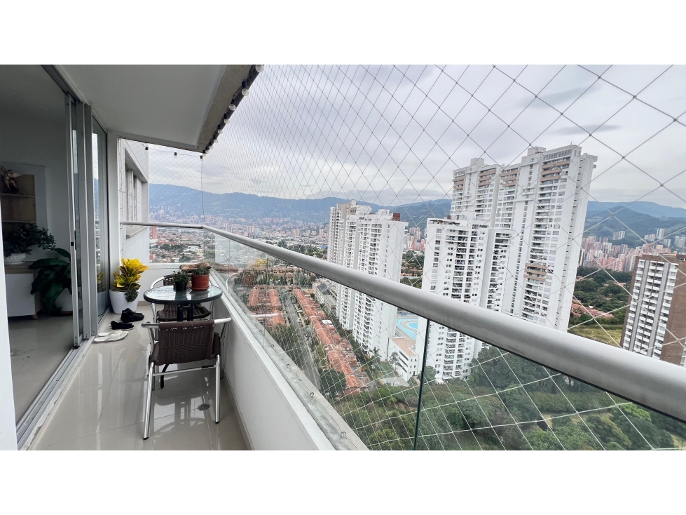 SURAMERICA 97 METROS PISO ALTO