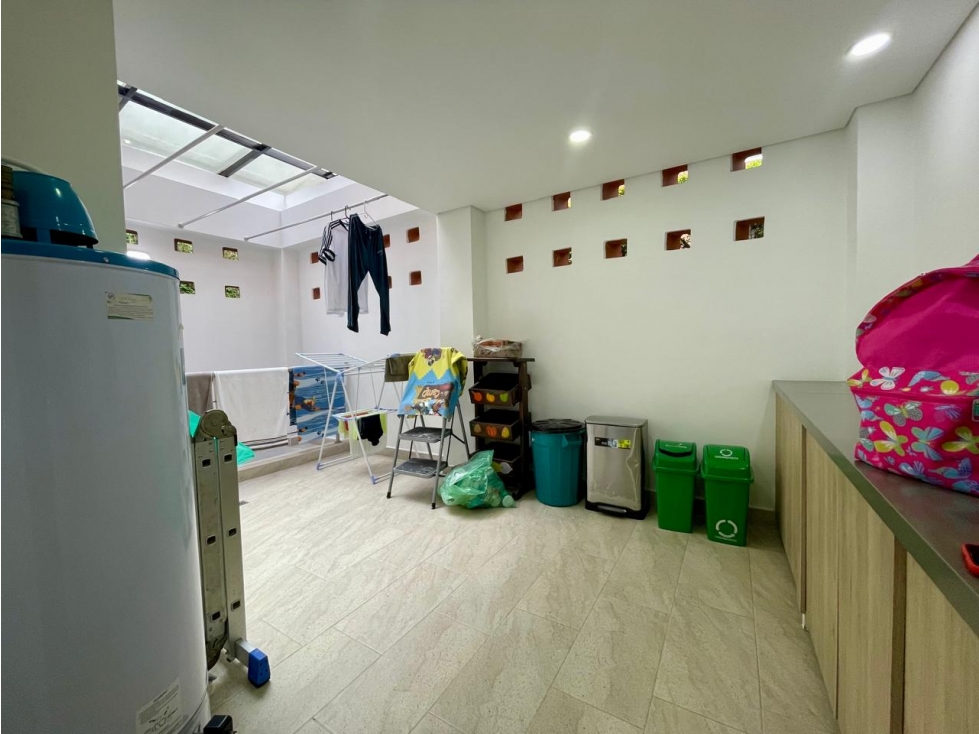 CASA EN VENTA EN SABANETA COLINAS DE SAN REMO — foto 2