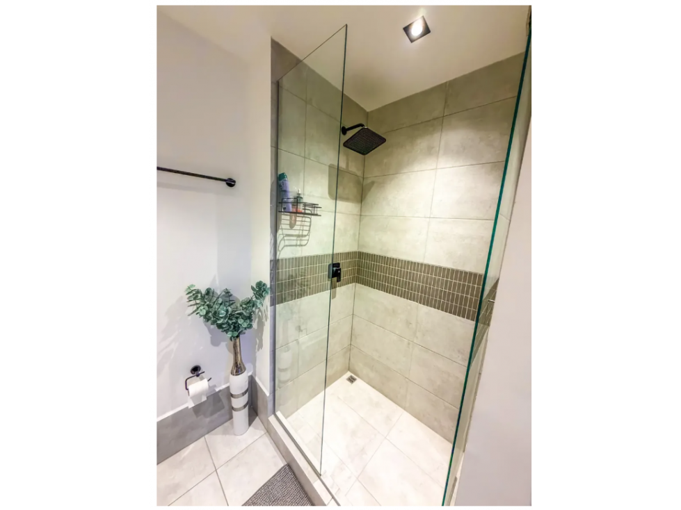 VENTA DE APARTAMENTO NUEVO EN CASTROPOL EL POBLADO — foto 6