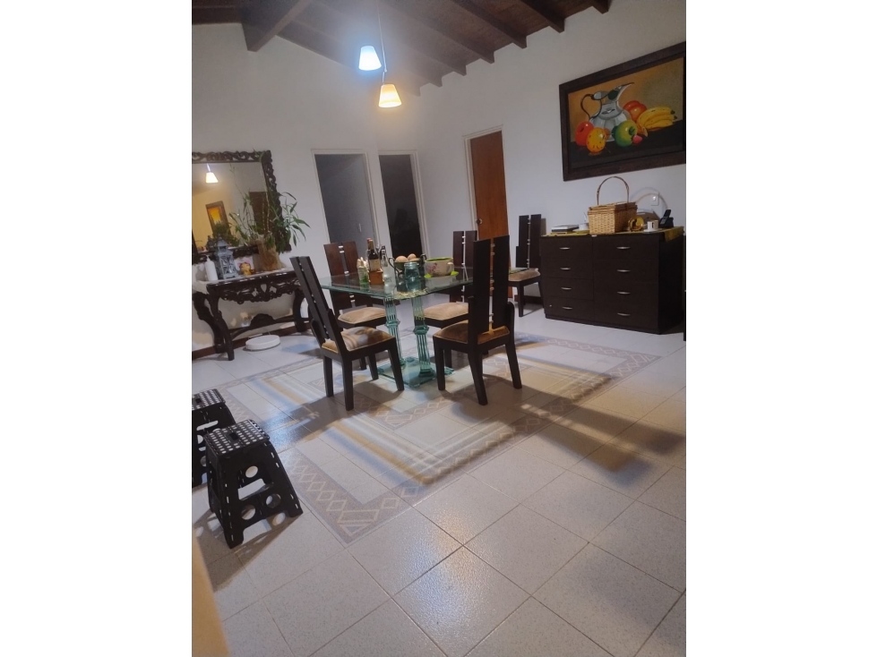 COMPRA AMPLIO APARTAMENTO EN SUPER UBICACION EN LAURELES