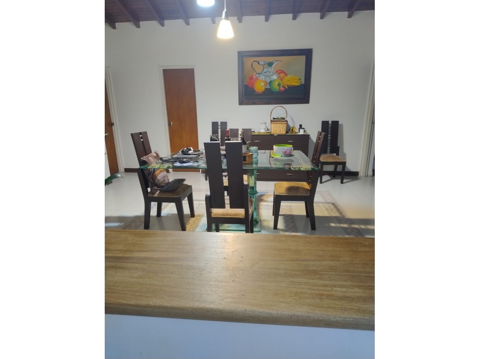 COMPRA AMPLIO APARTAMENTO EN SUPER UBICACION EN LAURELES — foto 3