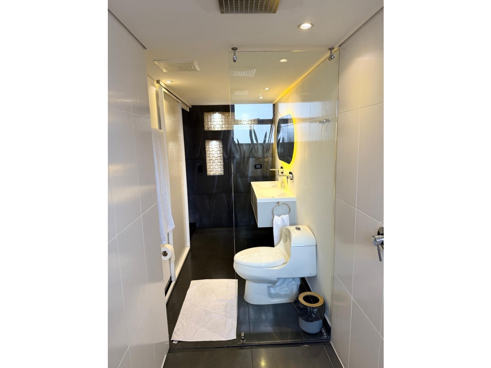 APARTAMENTO TOTALMENTE REMODELADO EN EL EXCLUSIVO CASTROPOL — foto 3