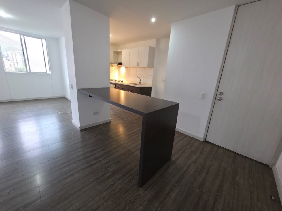 ESPACIOSO APARTAMENTO EN SURAMERICA UNIDAD COMPLETA — foto 2
