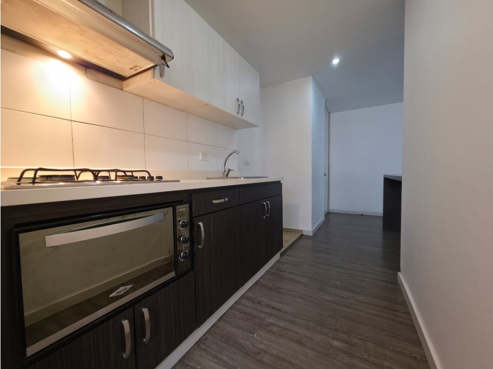 ESPACIOSO APARTAMENTO EN SURAMERICA UNIDAD COMPLETA — foto 4