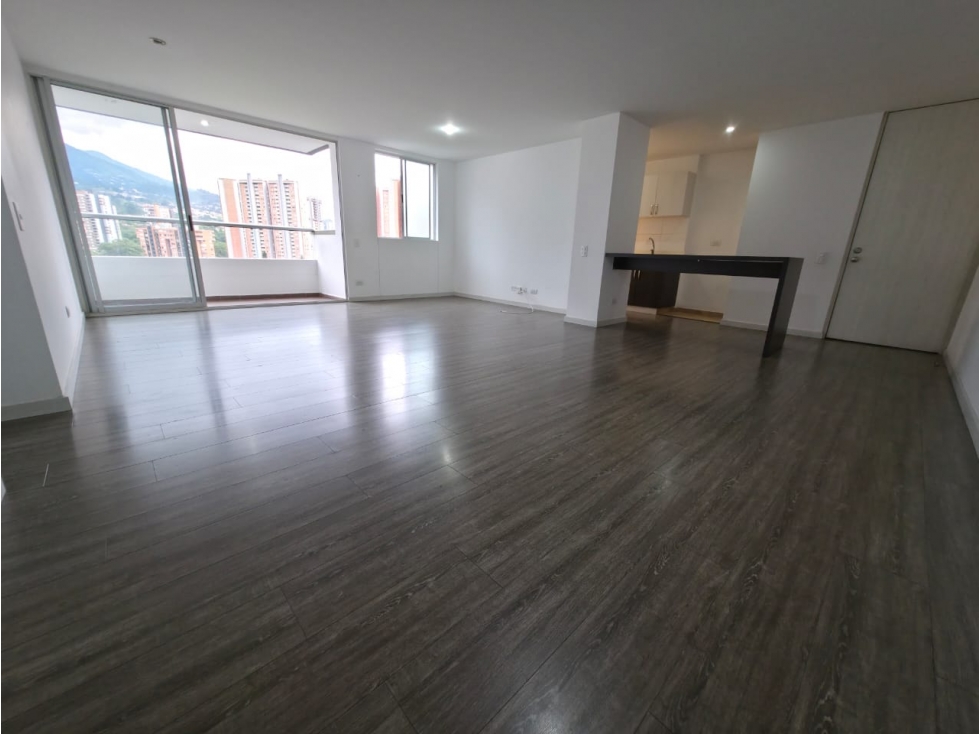 ESPACIOSO APARTAMENTO EN SURAMERICA UNIDAD COMPLETA — foto 6